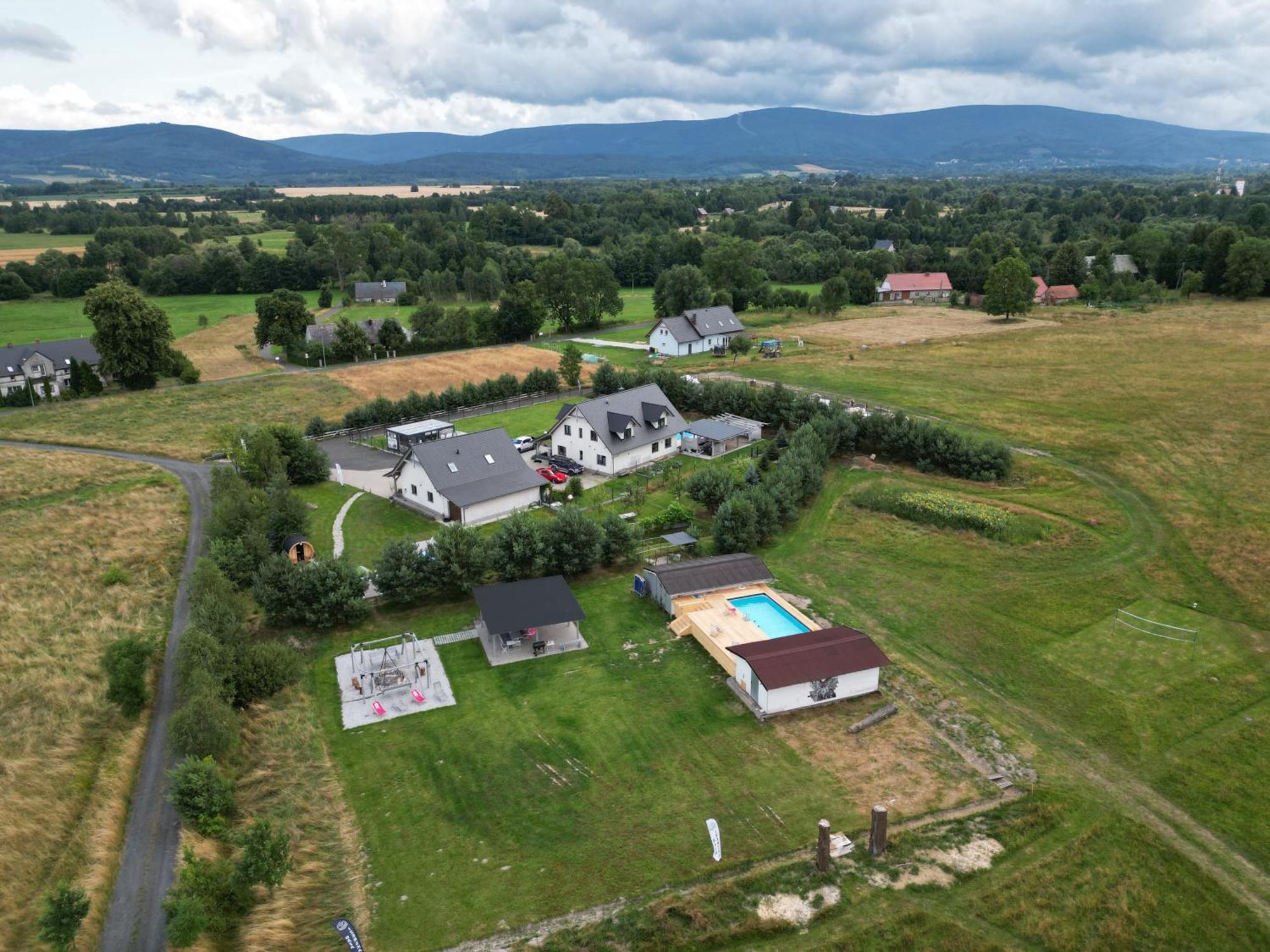 Izerska Baza - Basen, Ebike, Narty, Sauna, Jacuzzi, Las Blisko Swieradow Zdroj - 5D Apartamenty Giebultow  Buitenkant foto